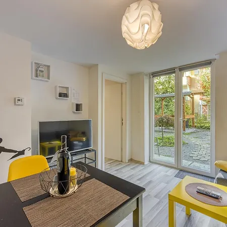 Bumblebee Flat - Happy Apartment *