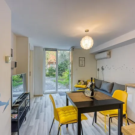 Bumblebee Flat - Happy Apartment *